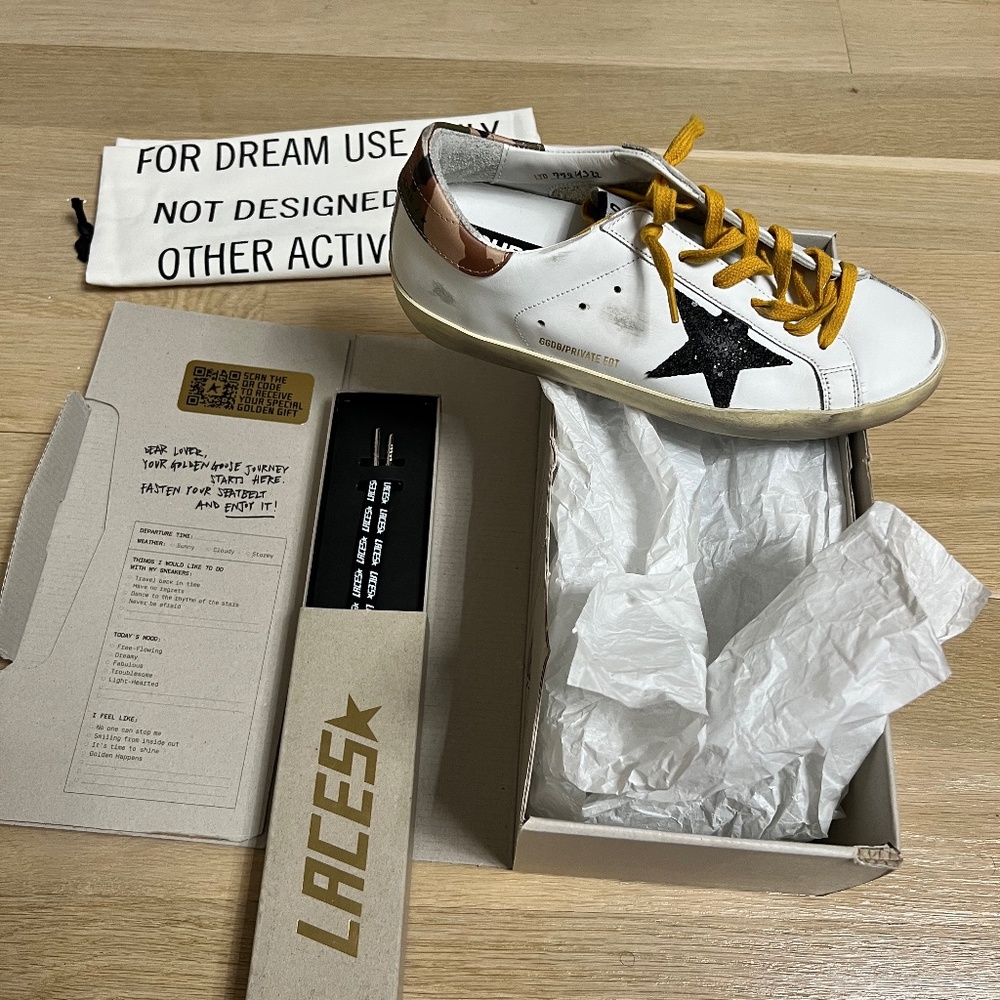 NEW* Golden Goose Women’s Superstar Sneakers